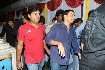 Yevadu Trailer Launch at Sandhya 70MM
